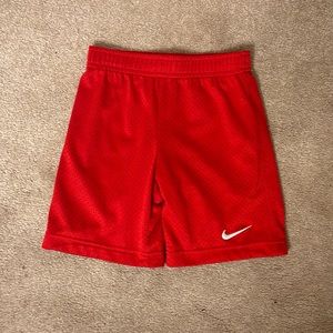 Red Nike mesh kids shorts size medium M 6 5-6 years old GUC